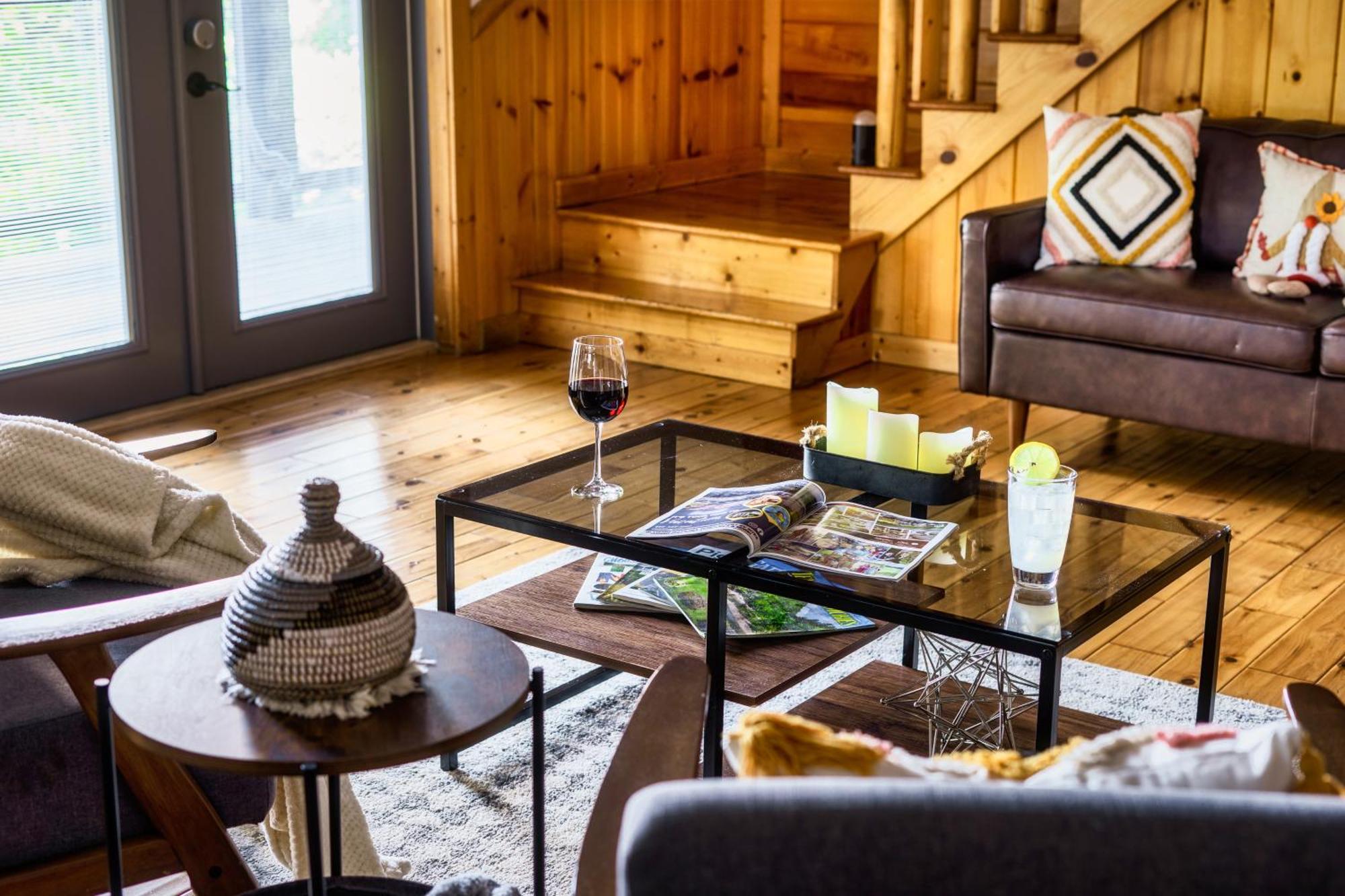 Woodhaven - Private - 3 Suites - Gorgeous Views - 3 Pools - Gamerm - Hottub - Lots Of Bears ガトリンバーグ エクステリア 写真