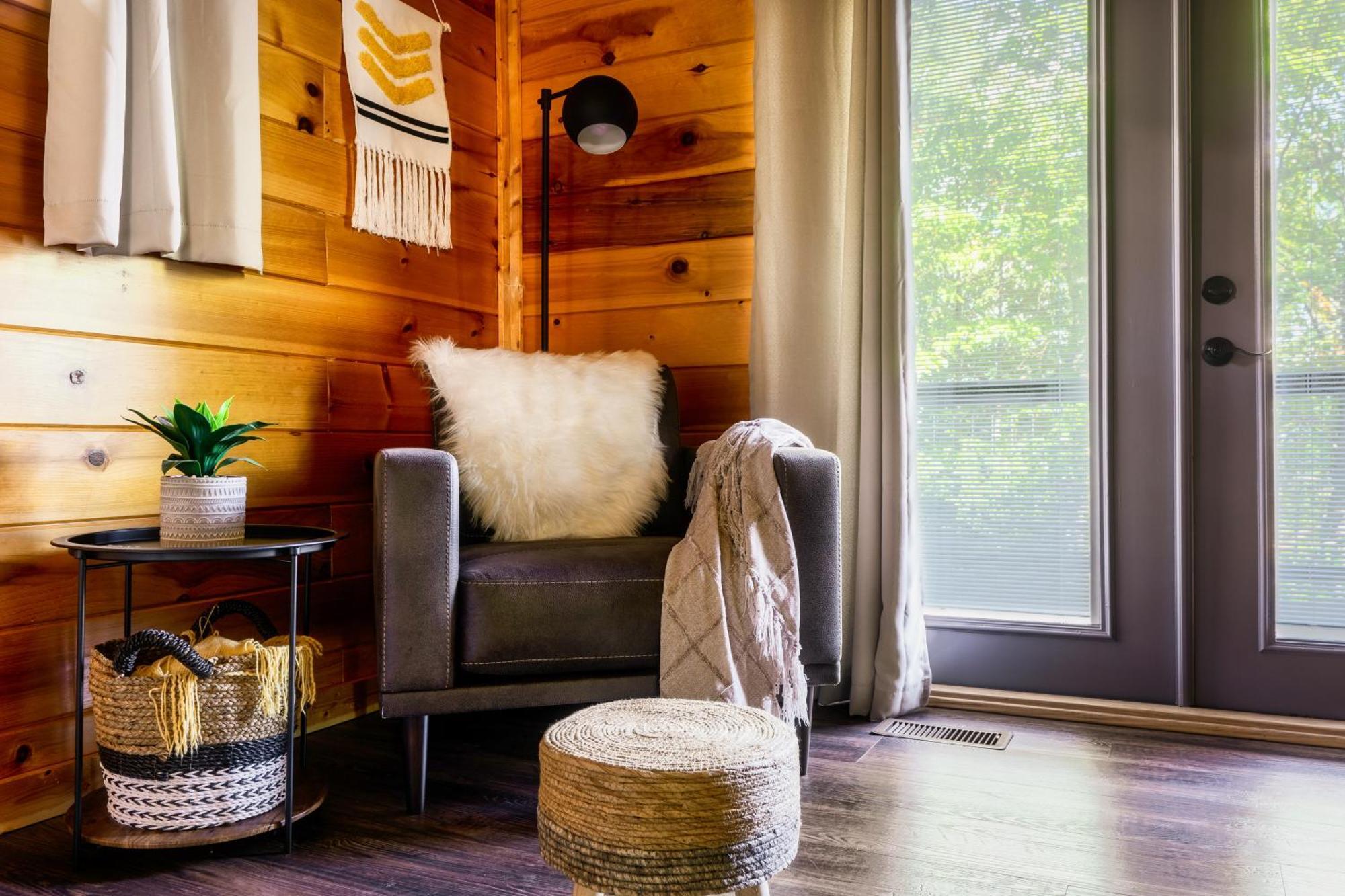 Woodhaven - Private - 3 Suites - Gorgeous Views - 3 Pools - Gamerm - Hottub - Lots Of Bears ガトリンバーグ エクステリア 写真